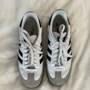 WHITE ADIDAS SAMBAS